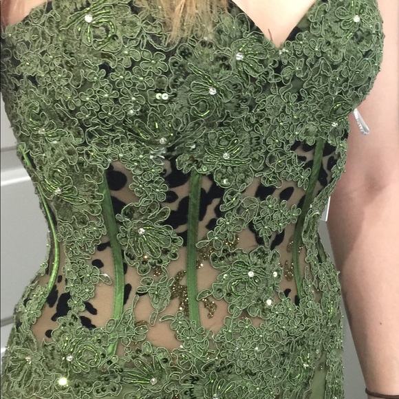 Jovani- size 4 prom dress - Picture 2 of 5